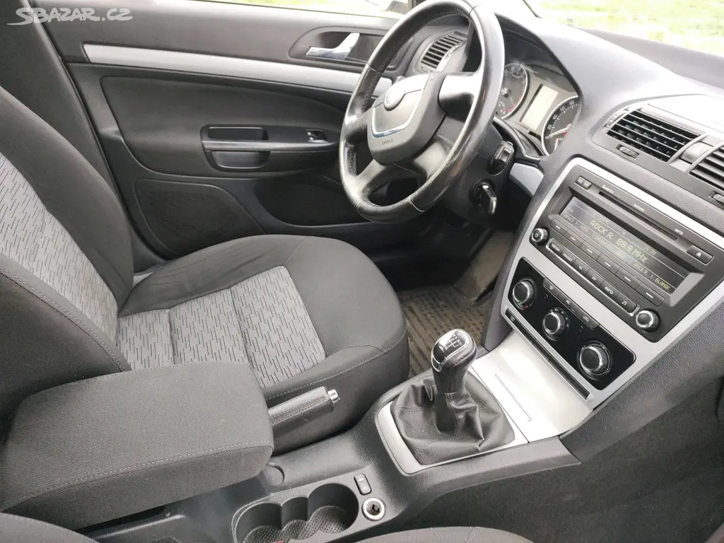 Škoda octavia 2 face 1,9 tdi 77 kw - fotka 2
