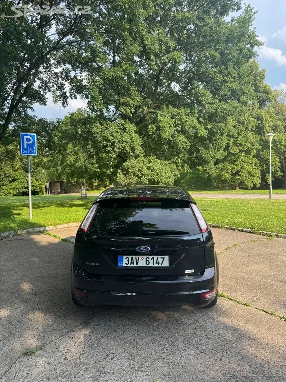 Ford Focus 1,6 benzín - fotka 4