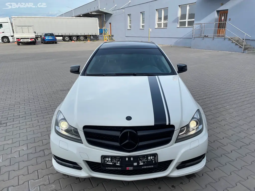 MERCEDES BENZ C COUPE 220 CDi 125kW 2012 - fotka 5