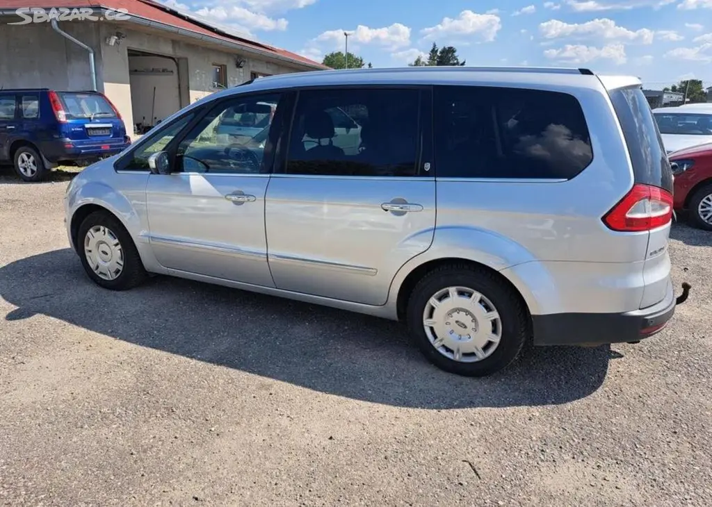Ford Galaxy 2,0 TDCI Ghia nafta automatická - fotka 5