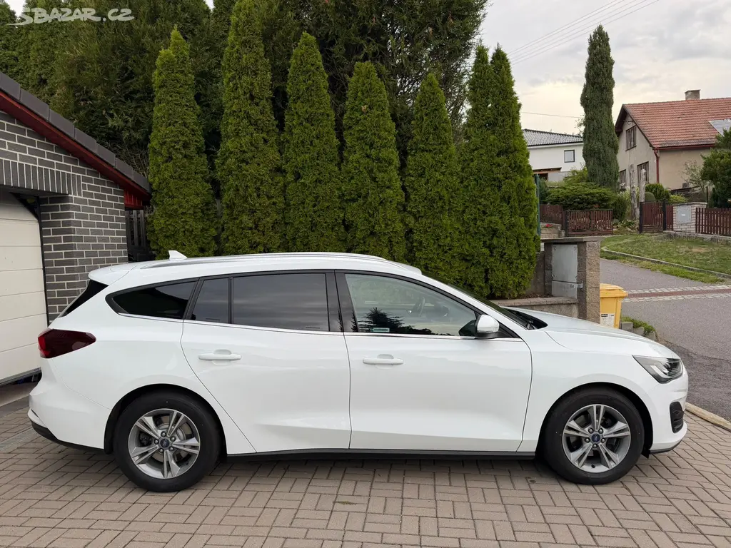 Ford Focus, 1,5-88kw,Titanium,1.maj,CZ,DPH - fotka 4