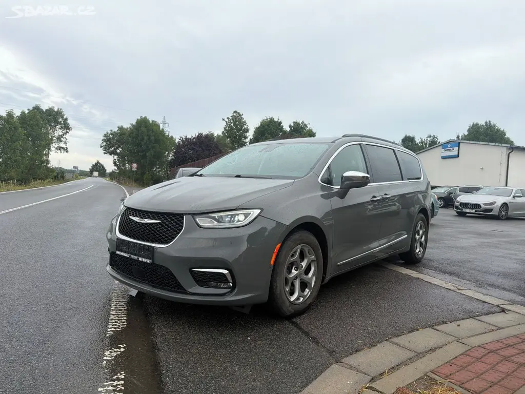 Chrysler Pacifica 3,6 RU Limited Radar 360 2022 - fotka 2