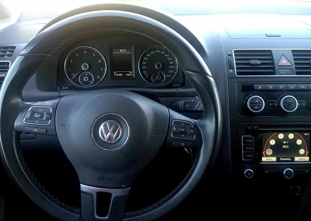 VOLKSWAGEN TOURAN 1.4TSI BENZIN - 103kW - - fotka 3