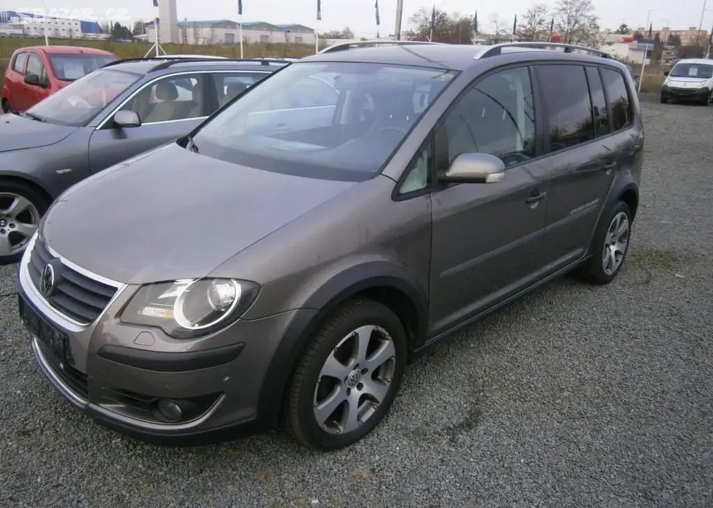 Volkswagen Touran Cross 1.4TSi,2x kola benzín - fotka 3