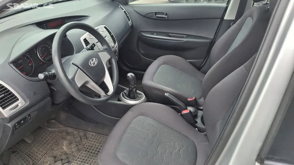 Hyundai i20, na splátky všem - fotka 3