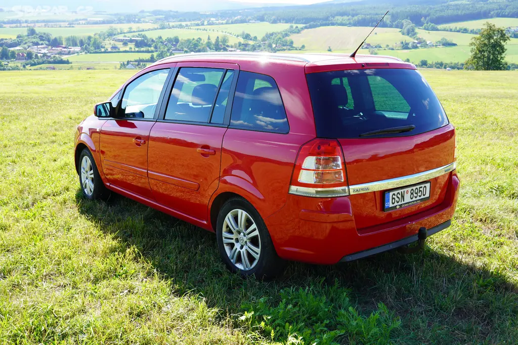 Opel Zafira 1.6 2011/10 ecoFLEX,7míst, klima,tažné - fotka 4