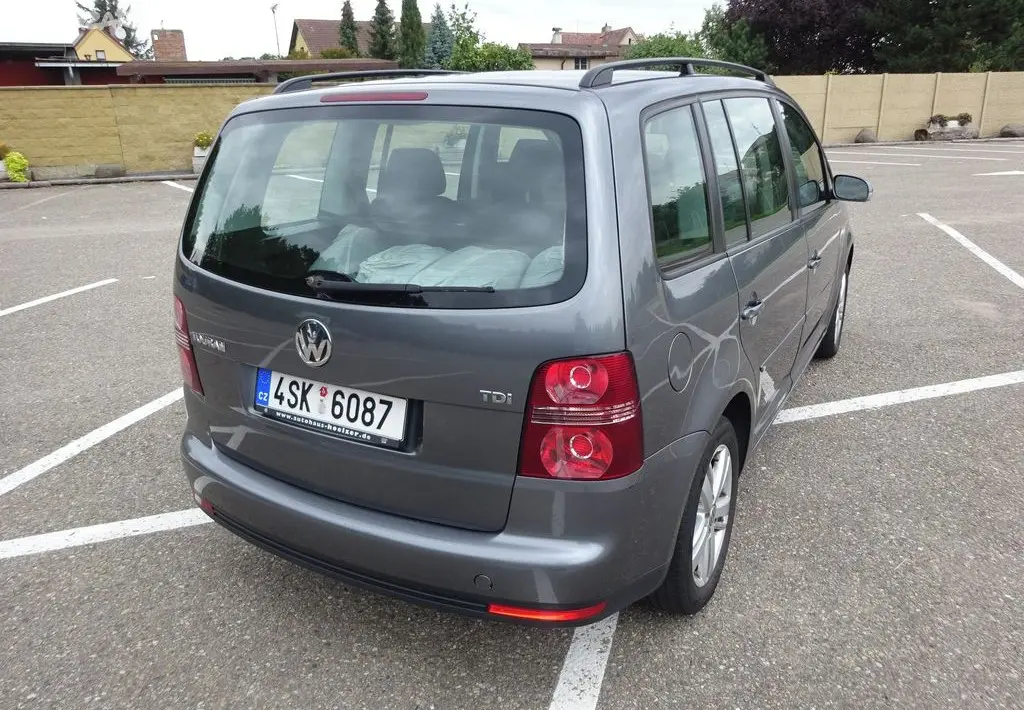 Volkswagen Touran 1.9 TDI (77 KW) r.v.2007 KLIMA - fotka 4