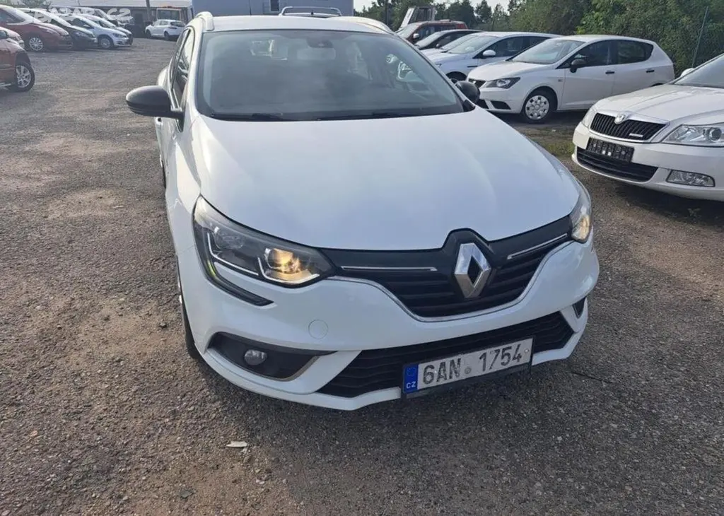 Renault Mégane 1,5 dCi Grandtour nafta manuální - fotka 2