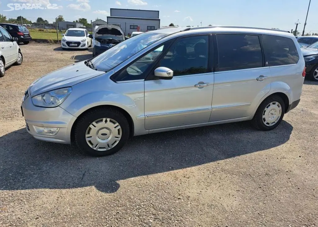 Ford Galaxy 2,0 TDCI Ghia nafta automatická - fotka 4