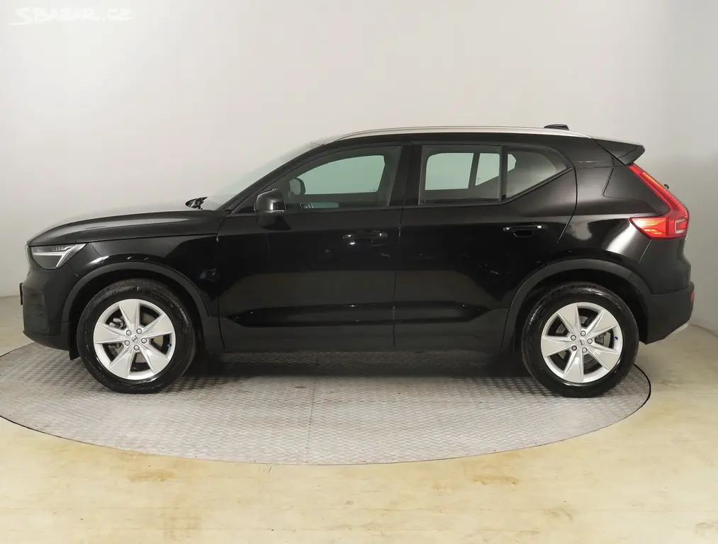 Volvo XC40, B4, Automat, 1.maj, ČR - fotka 2