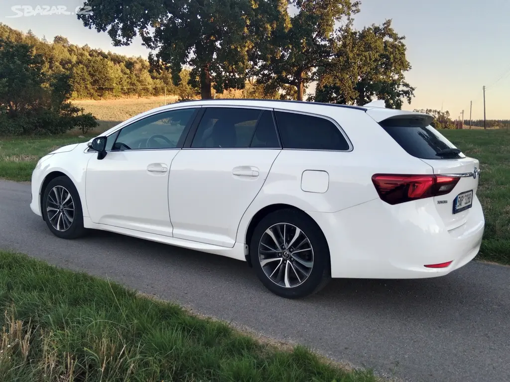 TOYOTA AVENSIS 2.0D-4D,2016, ČR, EXECUTIVE - fotka 3