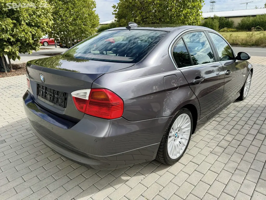 BMW e90 325i MANUÁL XENONY POLOKŮŽE!!! - fotka 6