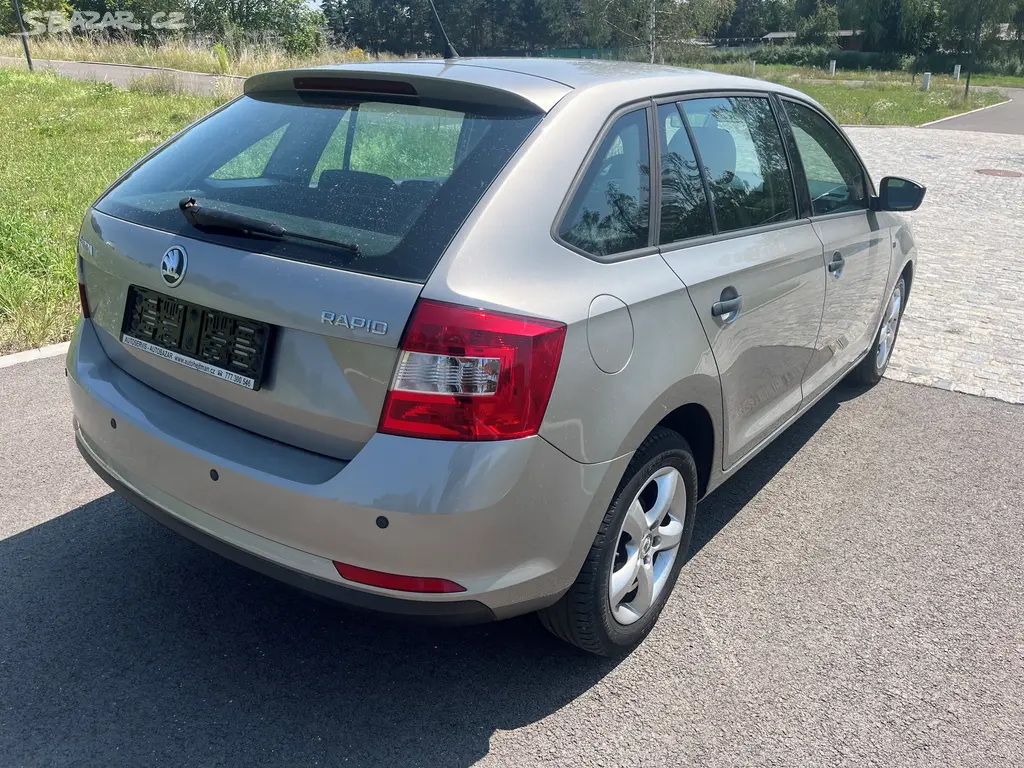 Škoda Rapid Spaceback 1.2 TSI alu - fotka 4