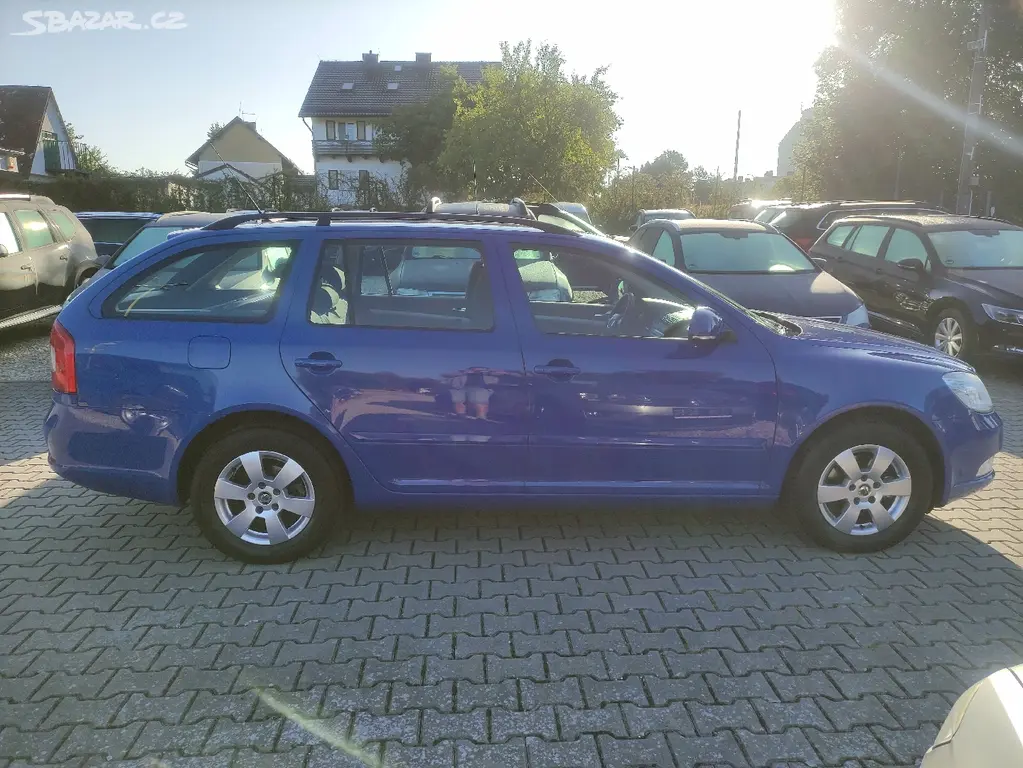 ŠKODA OCTAVIA II 1.6 MPi 75KW AMBIENTE COMBI,ZÁVĚS - fotka 4