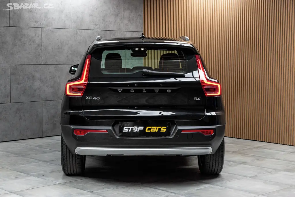 Volvo XC40, B4 CORE*145KW*ACC*ČR*DPH*1.MAJ - fotka 6