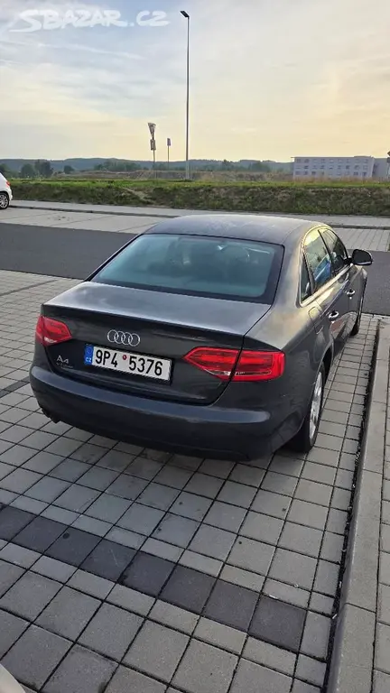 Audi A4 B8 2.0 TDI 2008 - fotka 3