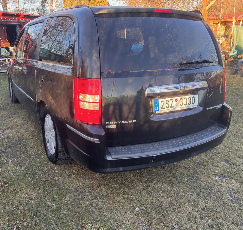 Chrysler Grand Voyager 2.8 CRD 120kW STOW'N'GO - fotka 2