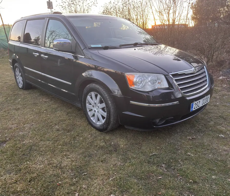 Chrysler Grand Voyager 2.8 CRD 120kW STOW'N'GO - fotka 3