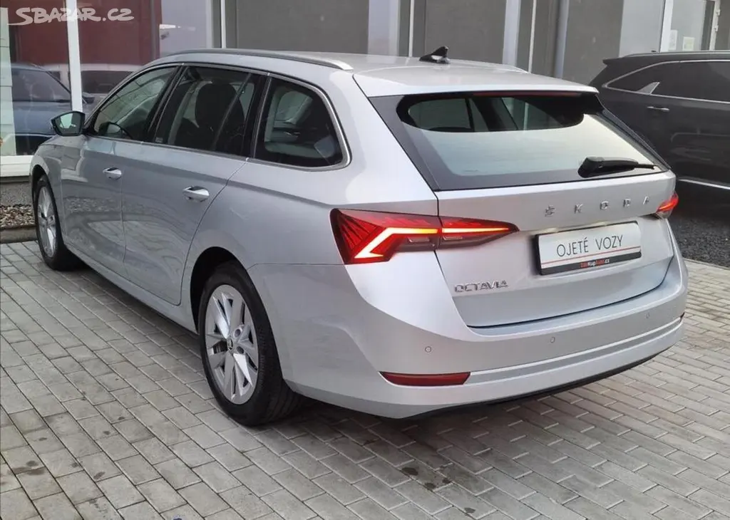 Škoda Octavia, 1.5TSI 110kW Style, ČR,1.Maj. - fotka 3