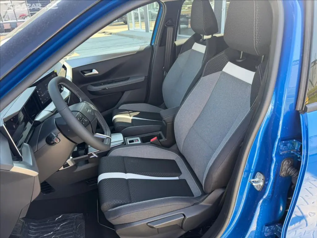 Opel Frontera, 1,2 TURBO GS HYBRID - fotka 5