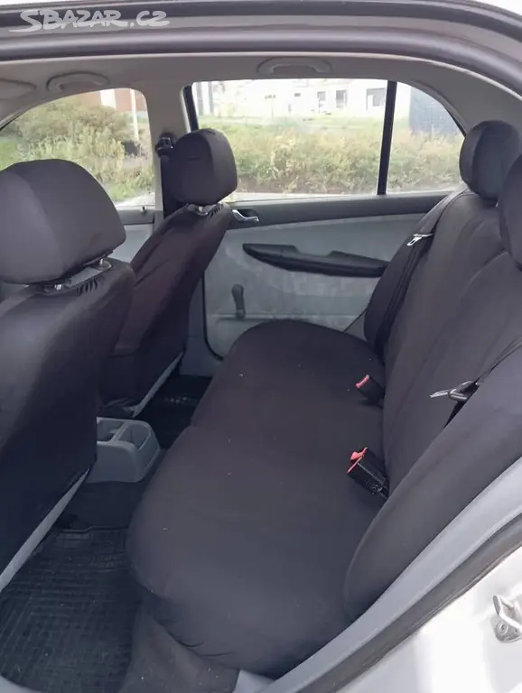 Škoda Fabia 1.4 MPI - fotka 4