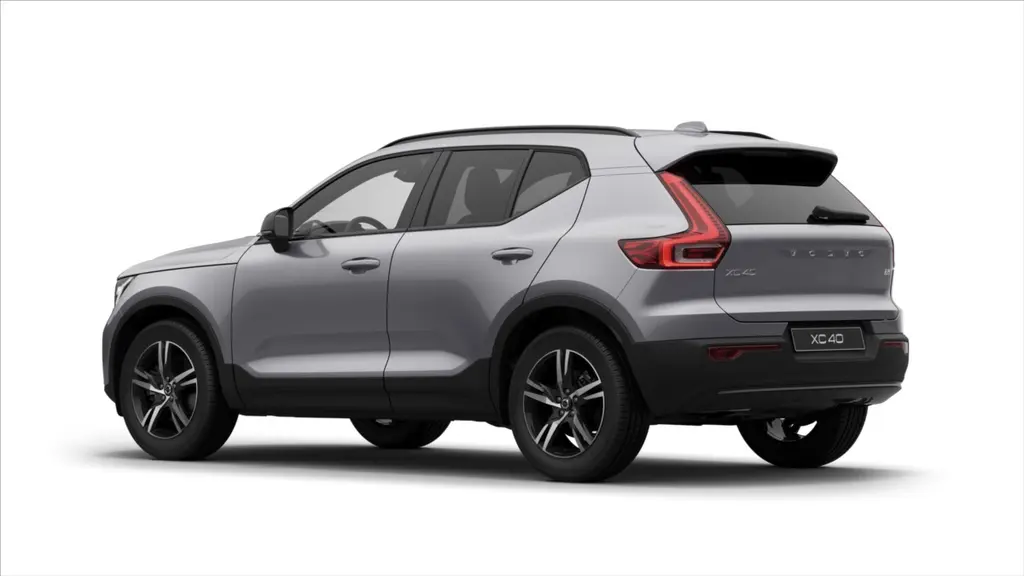 Volvo XC40, 2,0 B3 Plus - fotka 2