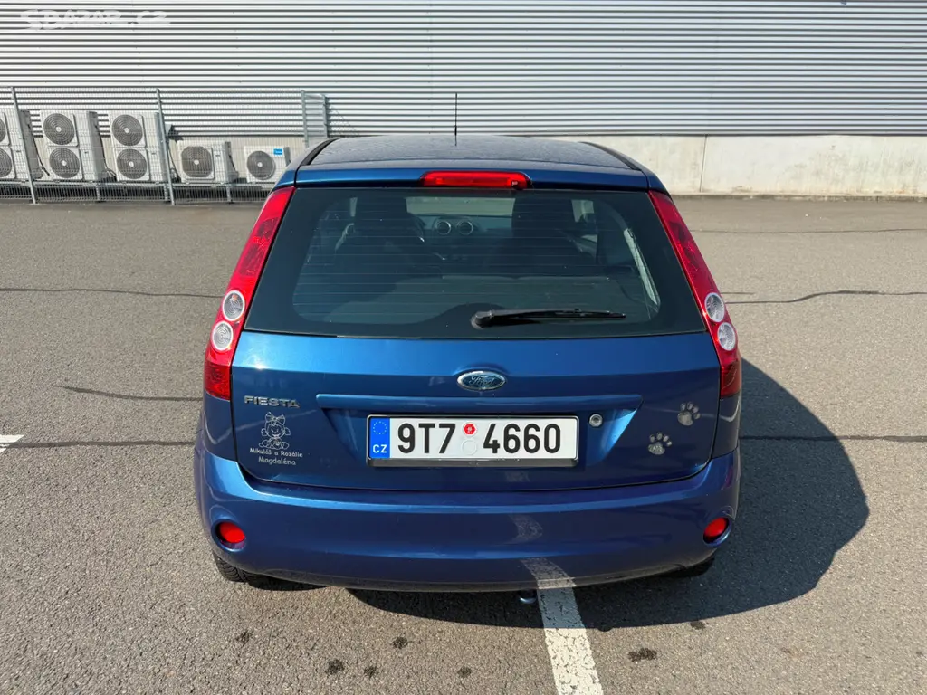 FORD FIESTA 1,3i 55kW 2008 - 2. maj Klima - Pěkná - fotka 4