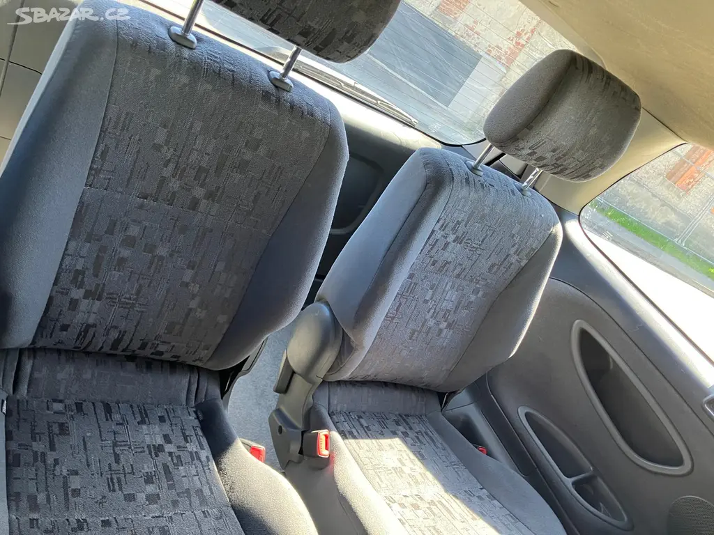 Toyota Previa 2.0, r. v. 2005 - fotka 6