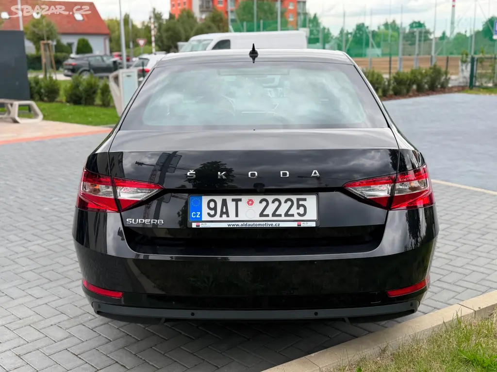 Škoda Superb 2.0 TDi 110 kW/2023/DSG/DPH - fotka 4