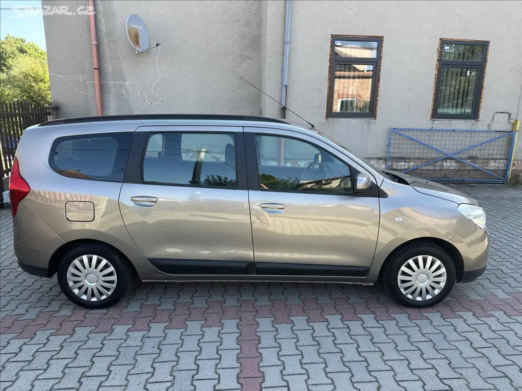Dacia Lodgy, 1,6 7.míst - fotka 2