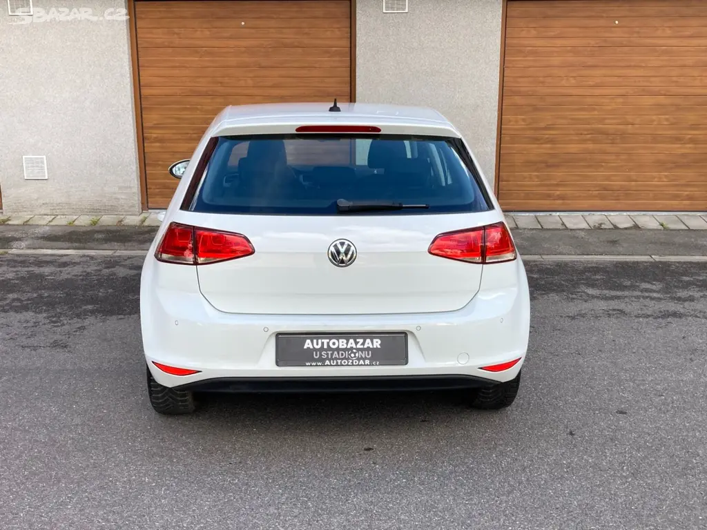 Volkswagen Golf, 1,2 TSI navigace, senzory - fotka 4