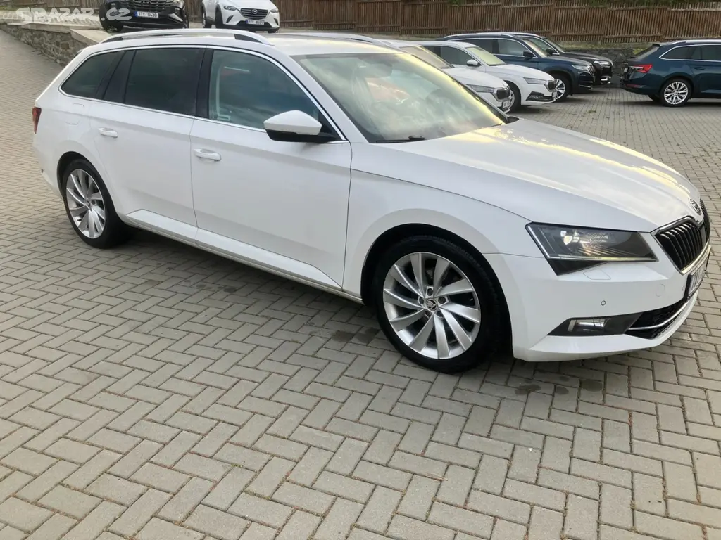 Škoda Superb, 2.0TDI 110kW STYLE ALCANTARA - fotka 2