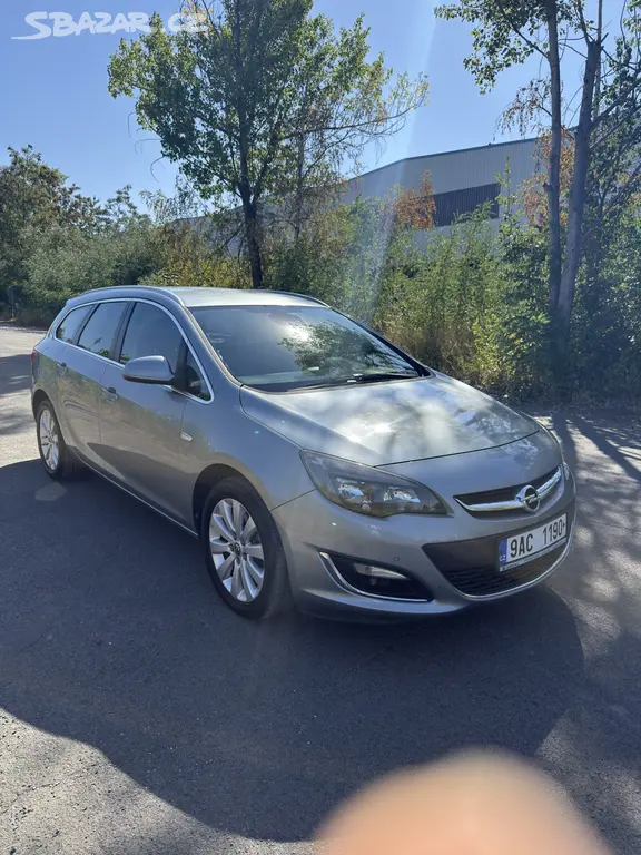 Opel Astra, Astra Sports Tourer 1.6 CDTI - fotka 3