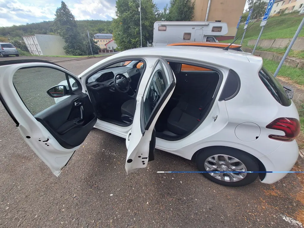 Peugeot 208 - fotka 2