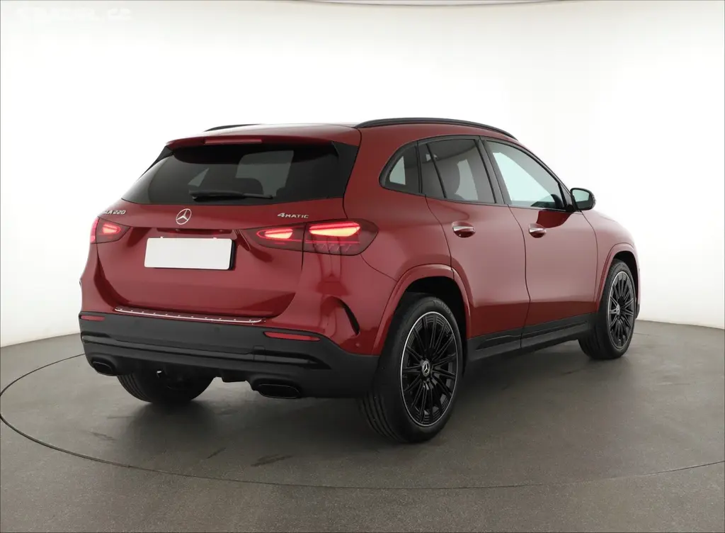 Mercedes-Benz GLA, 220 4MATIC, AMG Line, Automat - fotka 5