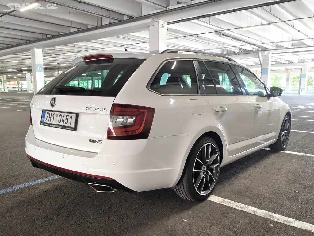 Škoda Octavia 3, RS 180 kW, 1. MAJITEL, NOVÁ V ČR - fotka 5