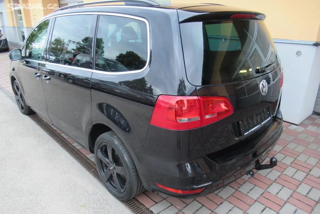 Volkswagen Sharan, 2.0 TDi AUT. KLIMA TAŽNÉ 2.2 t - fotka 5