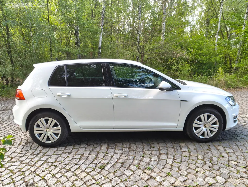 Volkswagen Golf 7, 1.2 TSi,hezký stav,pěkná výbava - fotka 4