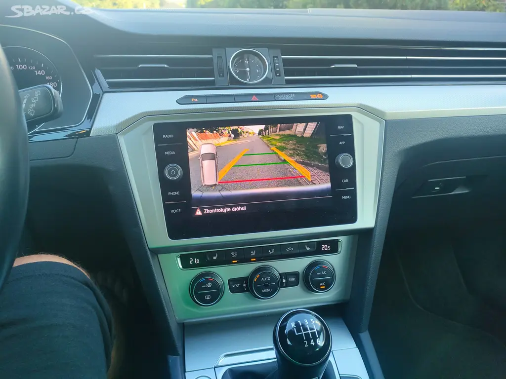 VW Passat variant 2.0 TDI, model 2019 - fotka 6