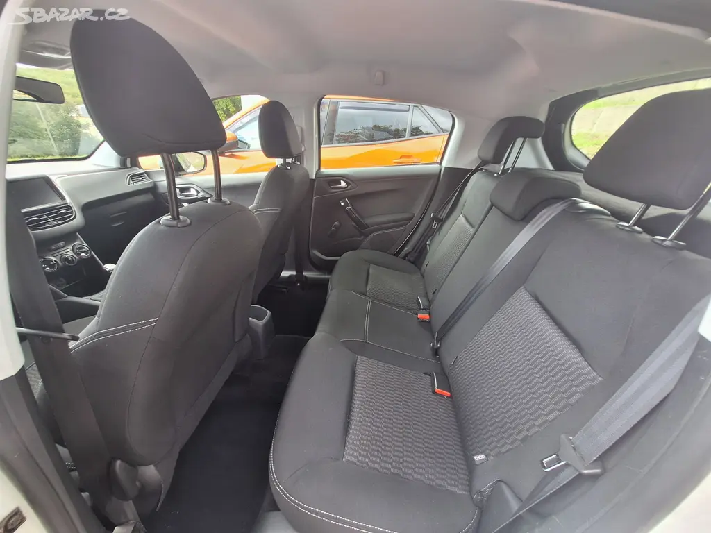 Peugeot 208 - fotka 6