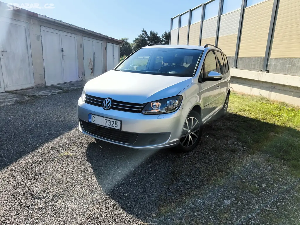 TOURAN 1.4 TSi NOVÉ ROZVODY WEBASTO PLNÝ SERVIS TZ