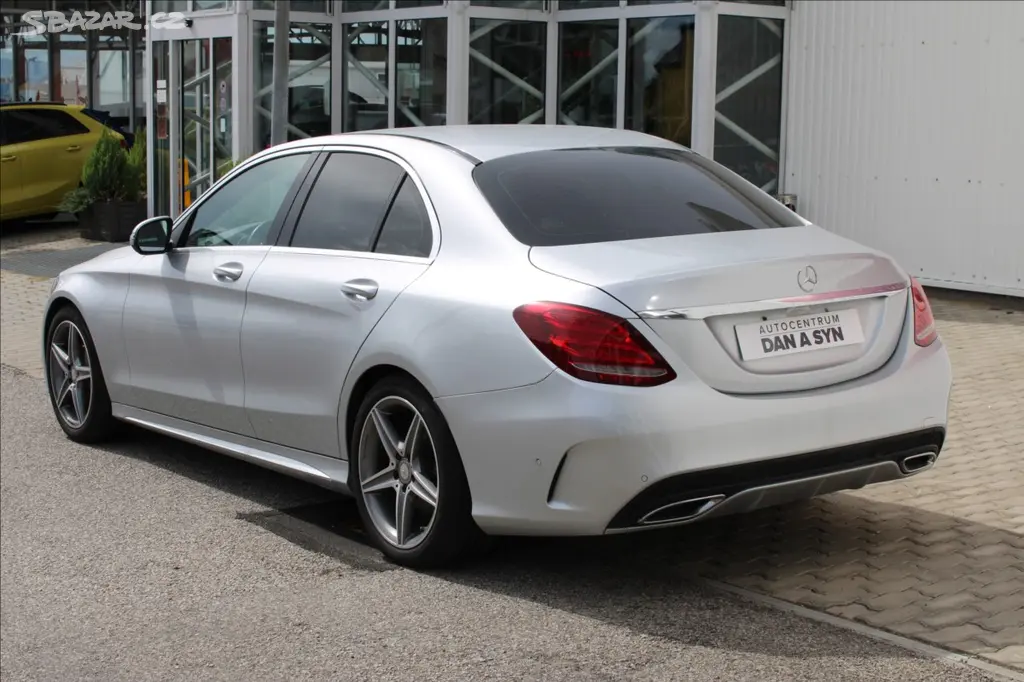 Mercedes-Benz Třídy C, 1,6 200d AMG line - fotka 4