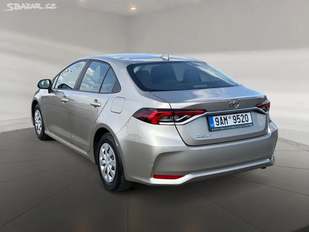 Toyota Corolla, ACTIVE 1.5DF 92kW CZ DPH - fotka 4