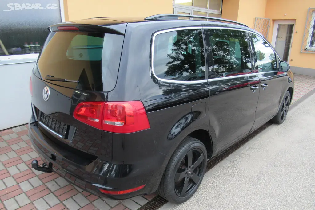 Volkswagen Sharan, 2.0 TDi AUT. KLIMA TAŽNÉ 2.2 t - fotka 2
