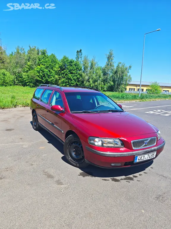 Volvo V70 2.4i 103Kw benzín - fotka 3