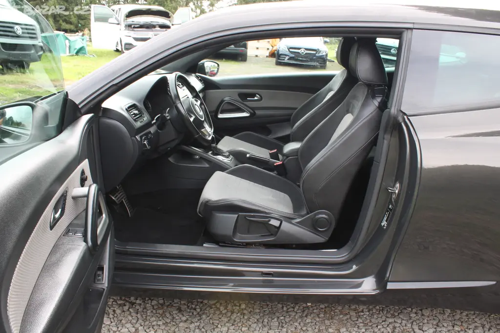 Volkswagen Scirocco 1,4 TSi 118 Kw DSG, Sport - fotka 5