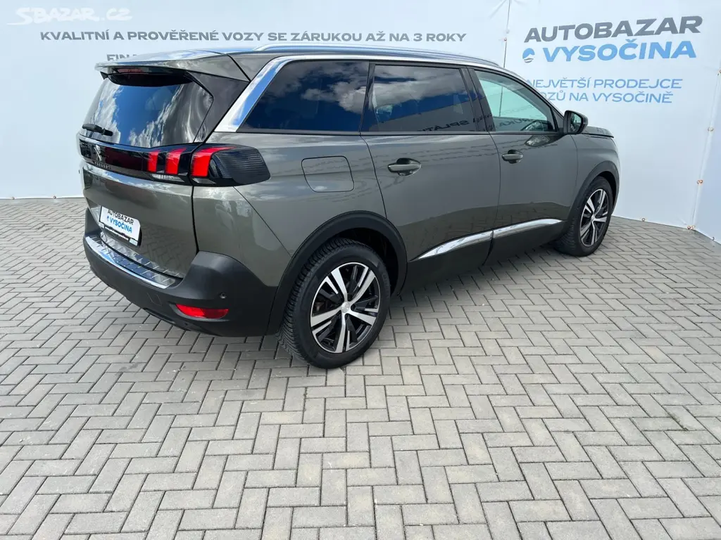 Peugeot 5008, 1.2PT 96kW ALLURE+ 7-míst - fotka 4
