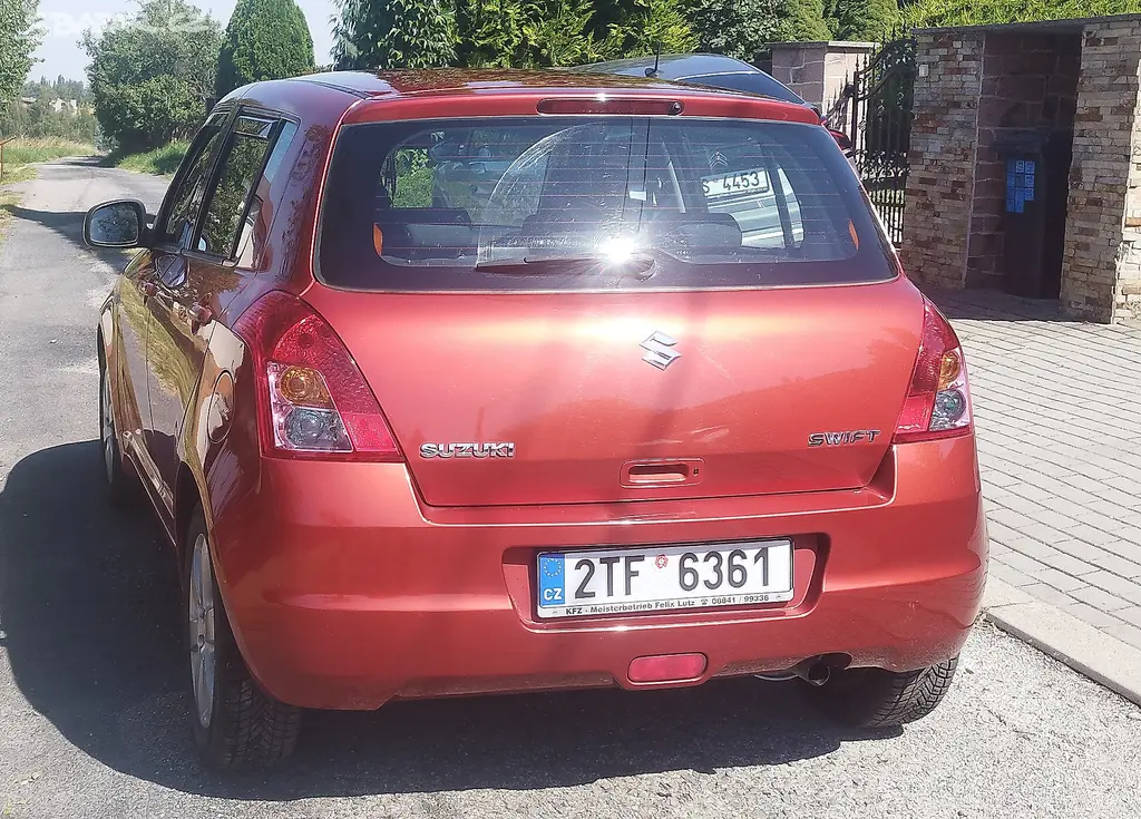 Suzuki Swift 1.3 / 2010 - fotka 6