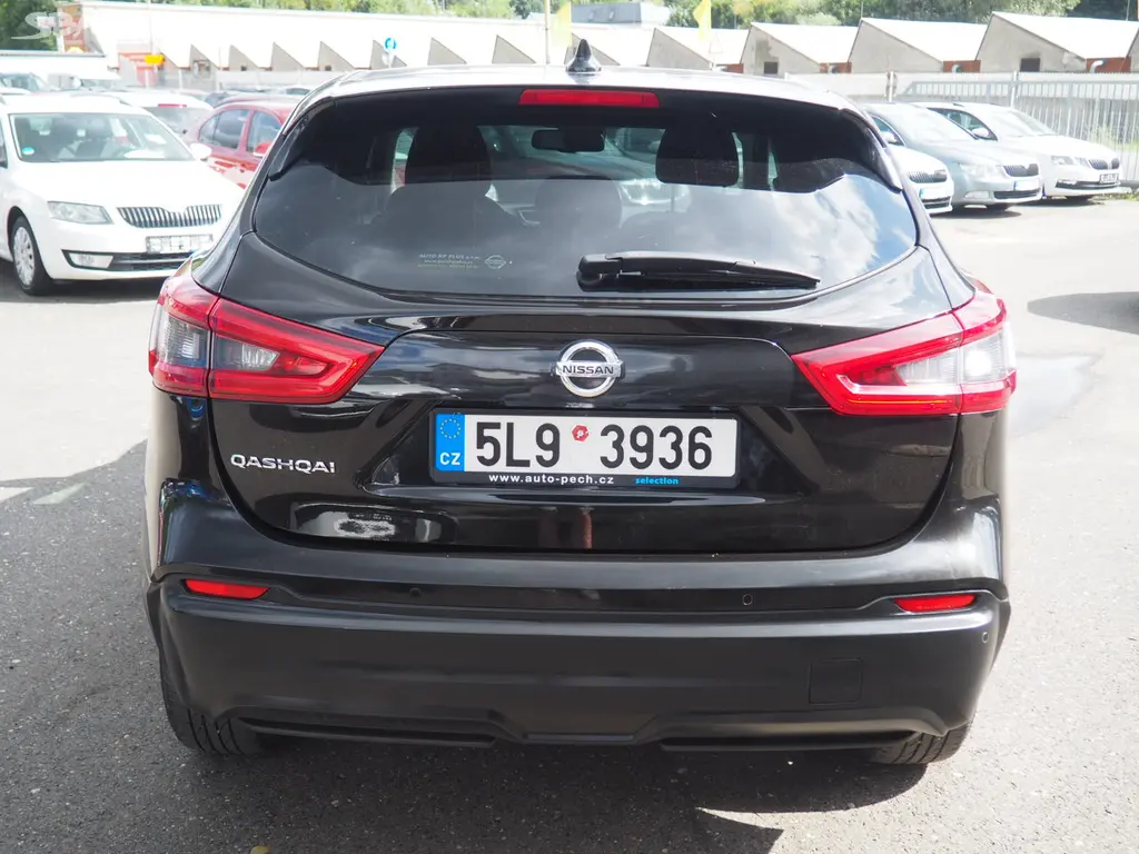 2019 Nissan Qashqai 1.3 DIG-T 103 kW, 1. Maj ČR - fotka 3