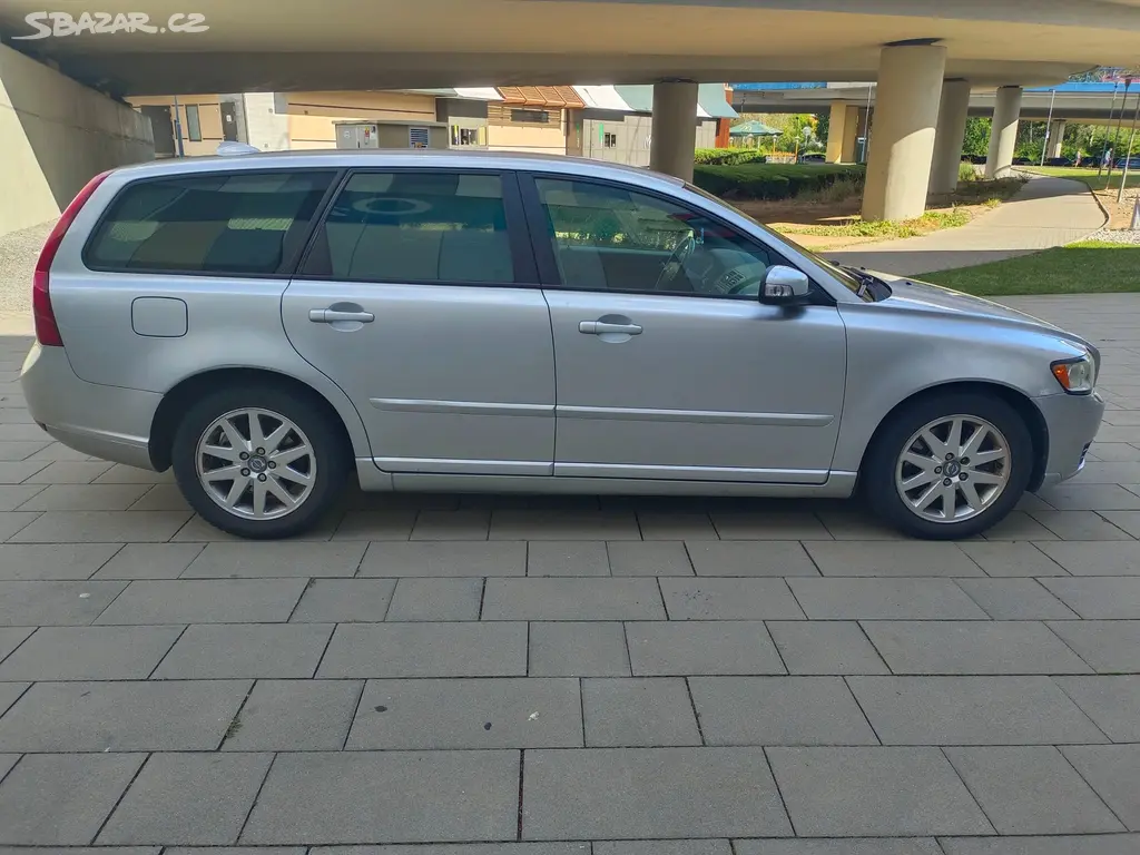 Volvo V50 2.0D, 100 kW, automat - fotka 5